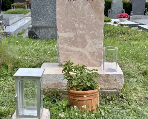 Urnengrab Marmor Vase Steinmetz