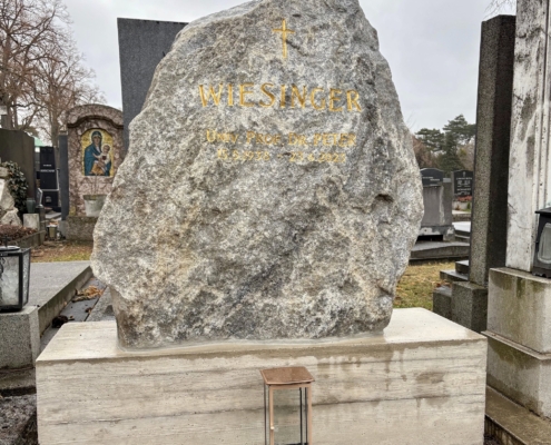 Felsen Grab Gravur in Felsen