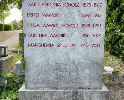 Inschrift eigens gestaltet inkl. Farbmischung: Architekt Gunther Wawrik und die bedeutende Architekurfotografin Margherita Spiluttini